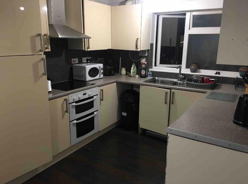 Eastbourne Large Double Room With Wifi & Kitchen Polegate Esterno foto